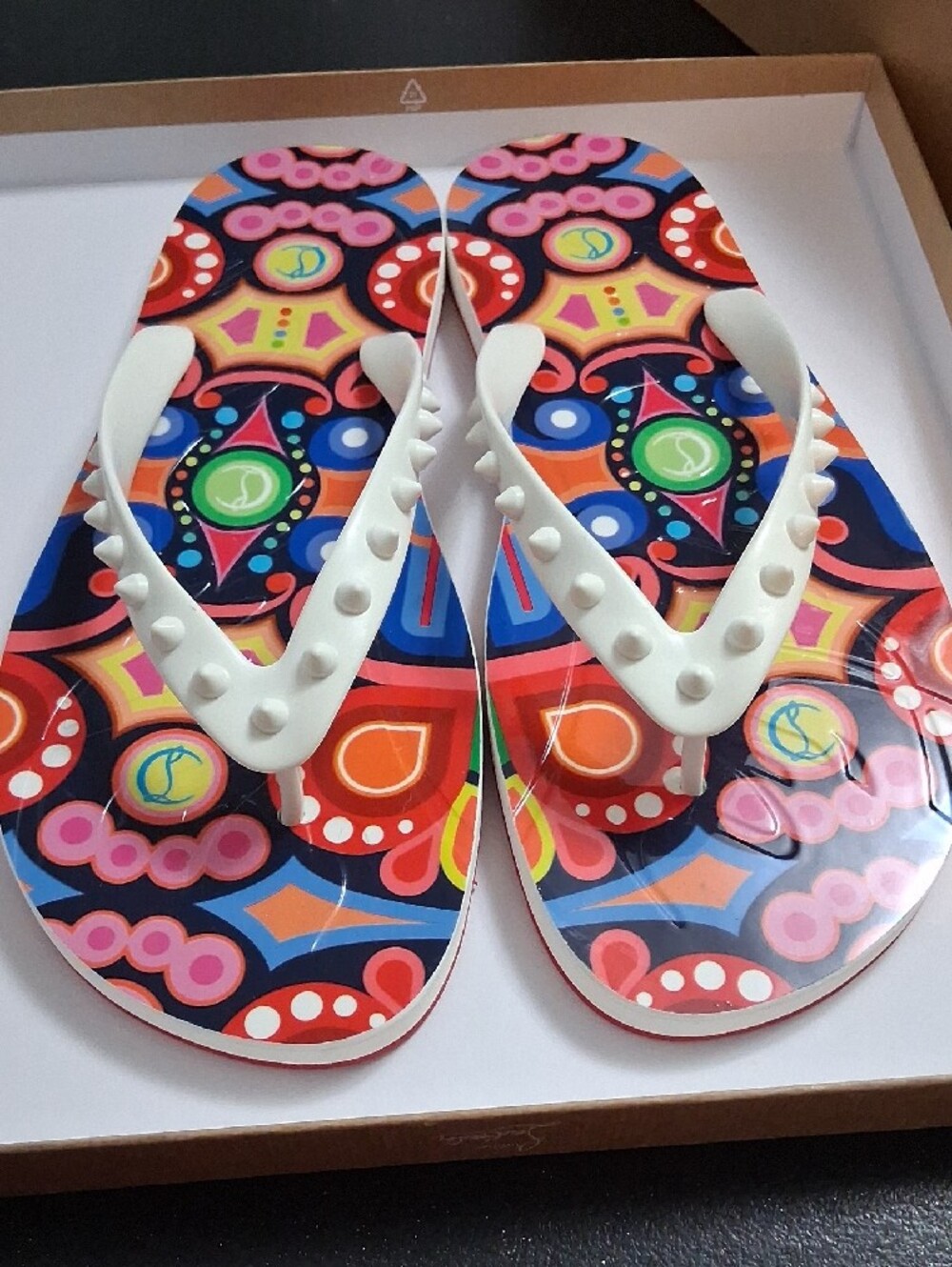White-Strap Colorful Pattern Women's Sandals - Picture 4 of 4